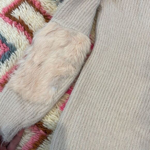 Miss Koo Paris pink sweater with Fur Patches - Picture 2 of 6